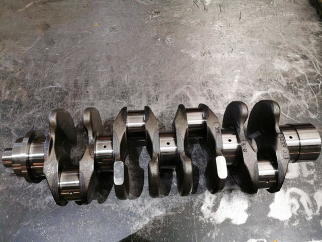 Liebherr Crankshaft D934L - Kloķvārpsta: foto 2 Liebherr Crankshaft D934L - Kloķvārpsta: foto 2