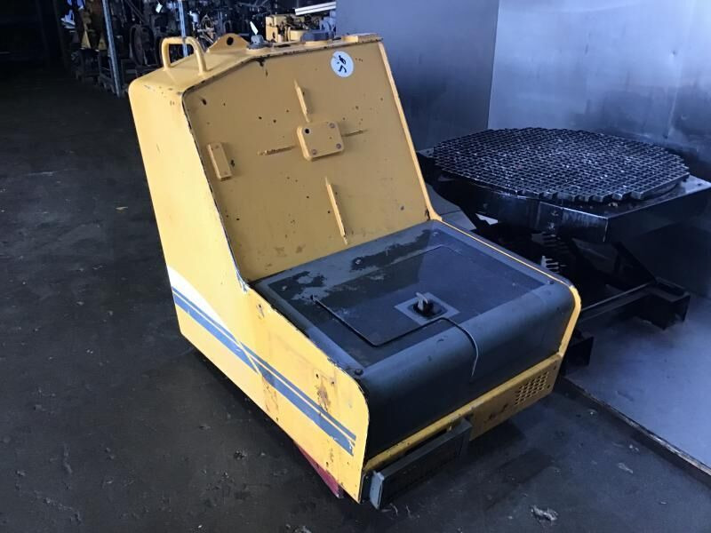 Liebherr Dieseltank - Degvielas tvertne: foto 3 Liebherr Dieseltank - Degvielas tvertne: foto 3