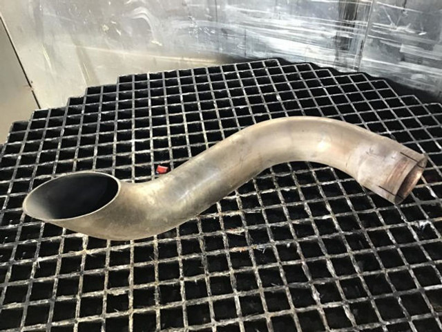 Liebherr Exhaust Pipe - Izpūtējs: foto 1 Liebherr Exhaust Pipe - Izpūtējs: foto 1