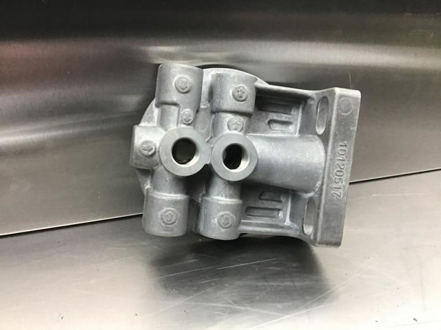 Liebherr Filter Head - Dzinējs un rezerves daļas: foto 5 Liebherr Filter Head - Dzinējs un rezerves daļas: foto 5