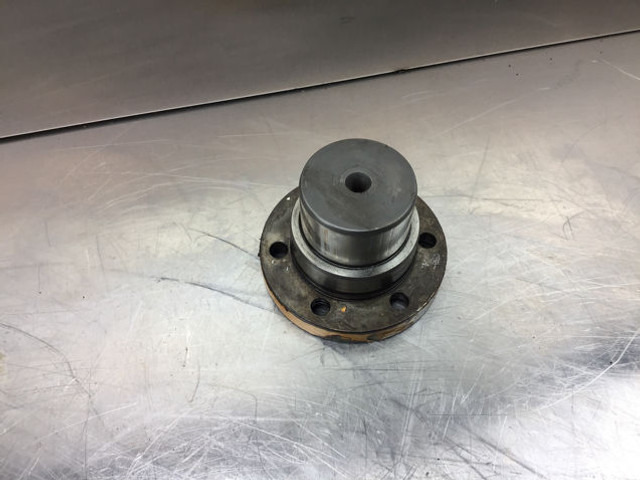 Liebherr Flange - Dzesēšanas šķidruma sūknis: foto 4 Liebherr Flange - Dzesēšanas šķidruma sūknis: foto 4