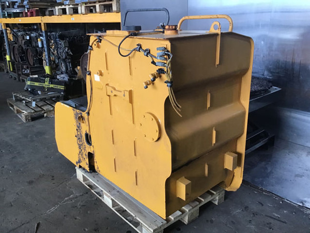 Liebherr Fuel Tank - Degvielas tvertne: foto 3 Liebherr Fuel Tank - Degvielas tvertne: foto 3