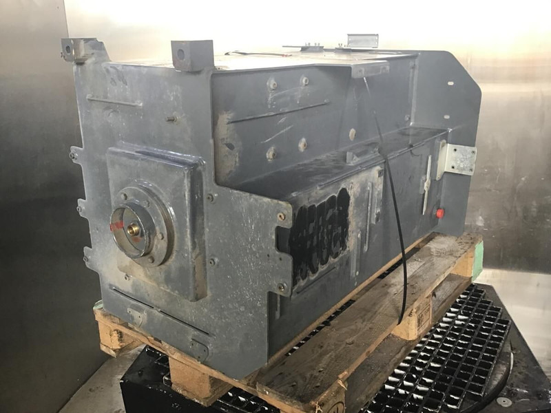 Liebherr Fuel Tank - Degvielas tvertne: foto 1 Liebherr Fuel Tank - Degvielas tvertne: foto 1