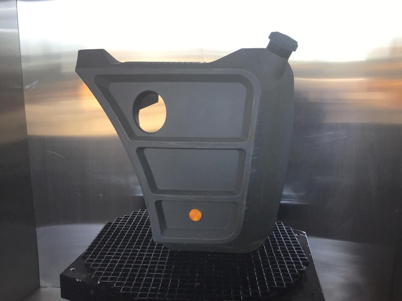 Liebherr Fuel Tank - Degvielas tvertne: foto 1 Liebherr Fuel Tank - Degvielas tvertne: foto 1