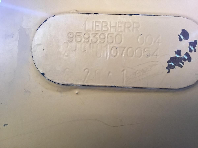 Liebherr Fuel Tank - Degvielas tvertne: foto 3 Liebherr Fuel Tank - Degvielas tvertne: foto 3