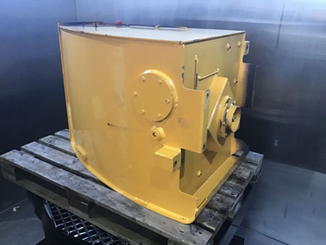 Liebherr Fuel Tank - Degvielas tvertne: foto 1 Liebherr Fuel Tank - Degvielas tvertne: foto 1