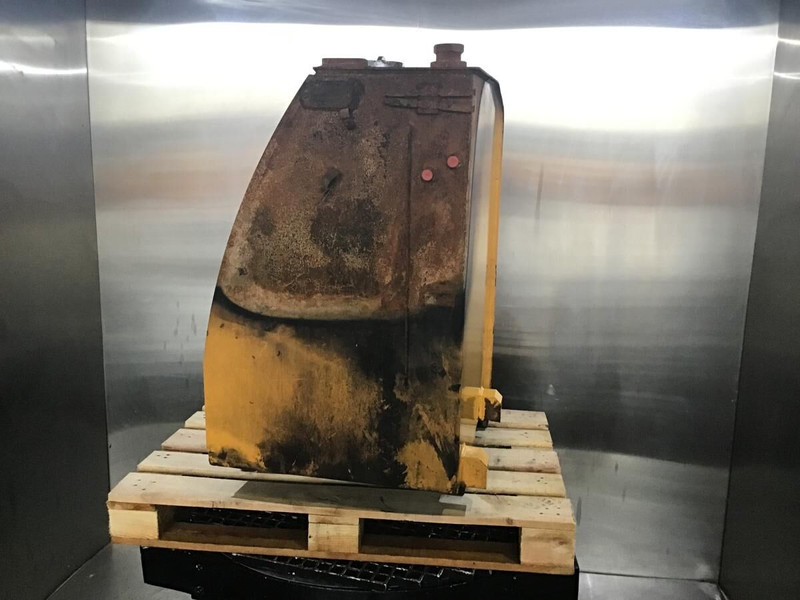 Liebherr Fueltank - Degvielas tvertne: foto 1 Liebherr Fueltank - Degvielas tvertne: foto 1