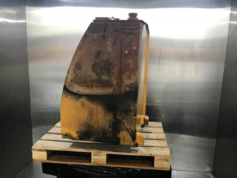 Liebherr Fueltank - Degvielas tvertne: foto 2 Liebherr Fueltank - Degvielas tvertne: foto 2