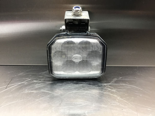 Liebherr Head Light - Tuvās gaismas: foto 1 Liebherr Head Light - Tuvās gaismas: foto 1