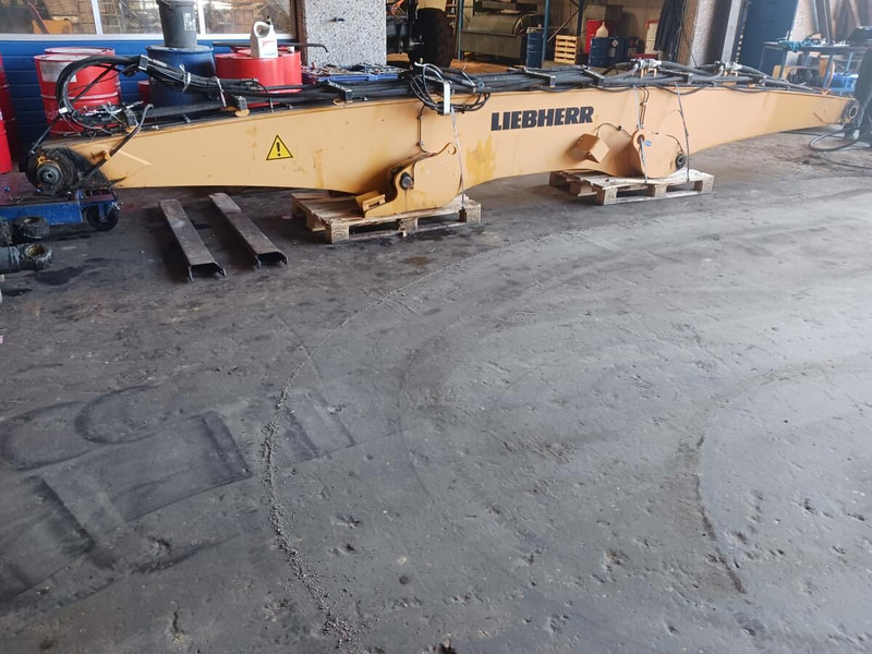 Liebherr Industrial Boom 7,1 M - Virsbūve un ārpuse: foto 2 Liebherr Industrial Boom 7,1 M - Virsbūve un ārpuse: foto 2