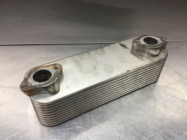 Liebherr Oil Cooler - Eļļas dzesētājs: foto 2 Liebherr Oil Cooler - Eļļas dzesētājs: foto 2