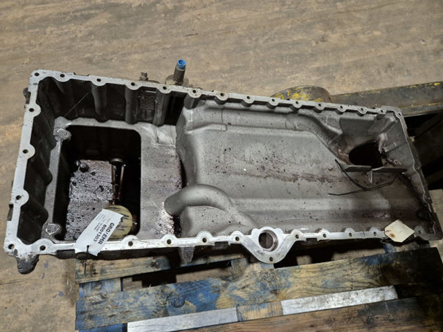 Liebherr Oil Sump - Karteris: foto 4 Liebherr Oil Sump - Karteris: foto 4