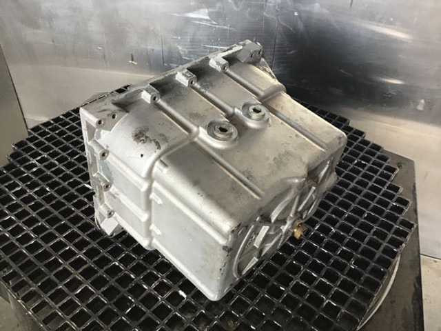 Liebherr Oil Sump - Karteris: foto 3 Liebherr Oil Sump - Karteris: foto 3