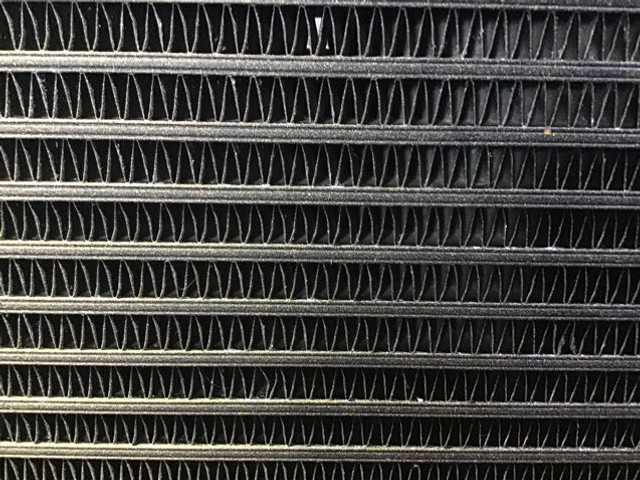 Liebherr Oilcooler - Eļļas dzesētājs: foto 3 Liebherr Oilcooler - Eļļas dzesētājs: foto 3