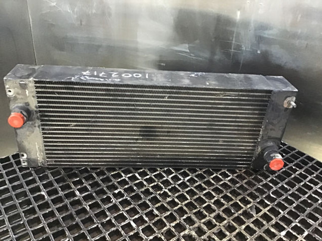 Liebherr Oilcooler - Eļļas dzesētājs: foto 2 Liebherr Oilcooler - Eļļas dzesētājs: foto 2