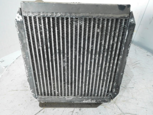 Liebherr Oilcooler - Eļļas dzesētājs: foto 1 Liebherr Oilcooler - Eļļas dzesētājs: foto 1