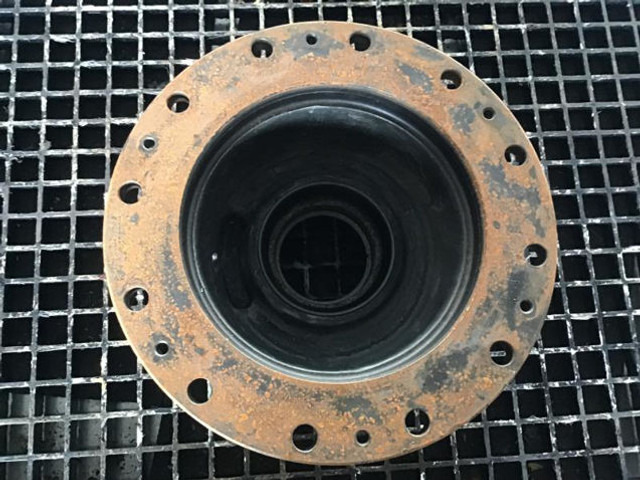 Rumba Liebherr Output Shaft Housing: foto 9