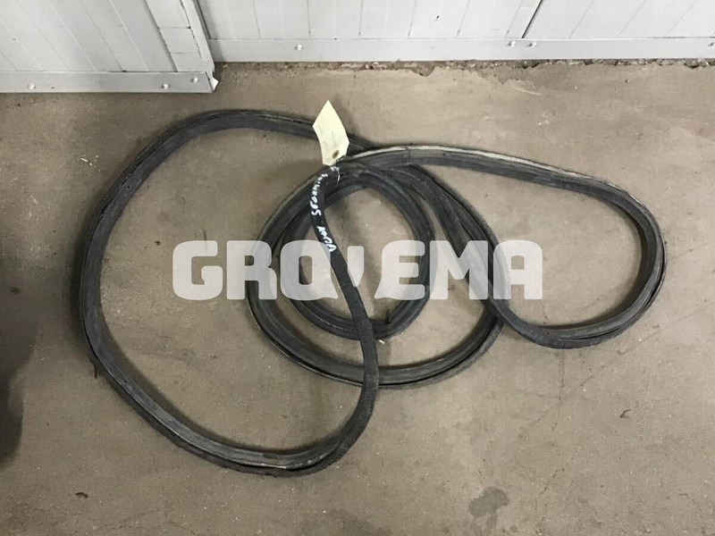 Liebherr R900 Li / R914HDSL / R914B / R912HDSL / R912 Li / R904 / R902 Li / R922 / A904 Li / A904 INDUSTRIAL / A902 Li / A900C Li / A900B - Kabīne un interjers: foto 2 Liebherr R900 Li / R914HDSL / R914B / R912HDSL / R912 Li / R904 / R902 Li / R922 / A904 Li / A904 INDUSTRIAL / A902 Li / A900C Li / A900B - Kabīne un interjers: foto 2