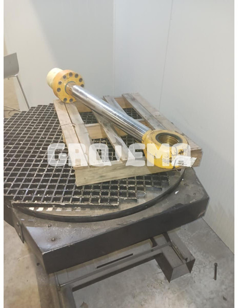 Liebherr R904 / R902 Li / A904C Li / A904 Li / A900 Li / A900C / A916 / A918 / A914 COMPACT / R900C Li - Hidrauliskais cilindrs: foto 2 Liebherr R904 / R902 Li / A904C Li / A904 Li / A900 Li / A900C / A916 / A918 / A914 COMPACT / R900C Li - Hidrauliskais cilindrs: foto 2