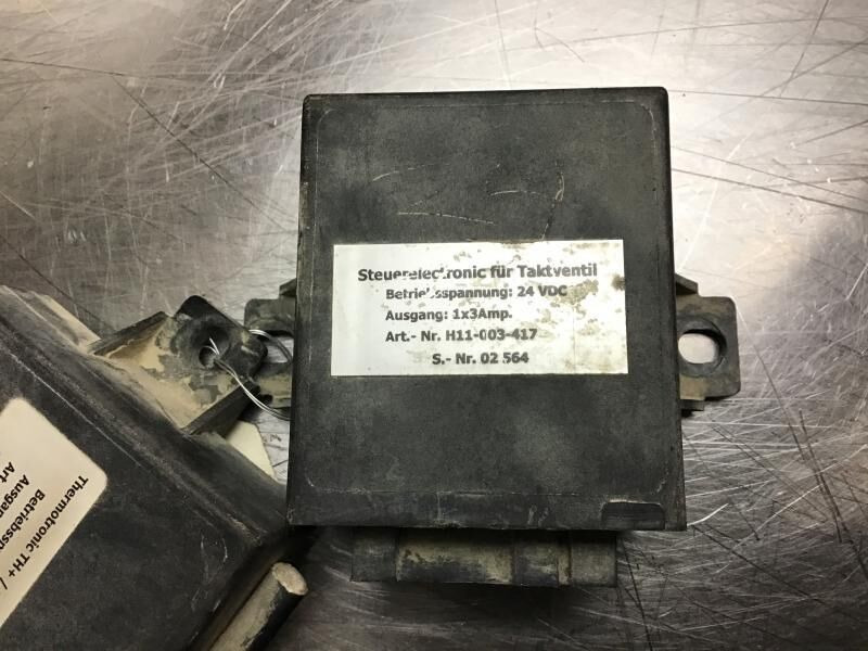 Liebherr R914B / R904 / A904 Li / A900C Li / A900B Li / A924B Li / A924 li / A914 Li / A934 Li / A934B Li / A944B Li / A914B Li / R924 B - Elektrosistēma: foto 3 Liebherr R914B / R904 / A904 Li / A900C Li / A900B Li / A924B Li / A924 li / A914 Li / A934 Li / A934B Li / A944B Li / A914B Li / R924 B - Elektrosistēma: foto 3