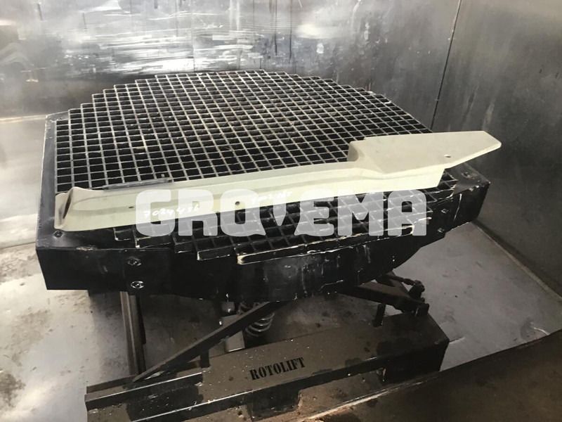 Liebherr R914STD / R914HDSL / R914B / R914 EW / R904 / R924 B / R934 / R934B / R954B / R964B / R974B / R974 - Gaisa ieplūdes caurule: foto 1 Liebherr R914STD / R914HDSL / R914B / R914 EW / R904 / R924 B / R934 / R934B / R954B / R964B / R974B / R974 - Gaisa ieplūdes caurule: foto 1