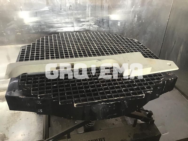 Liebherr R914STD / R914HDSL / R914B / R914 EW / R904 / R924 B / R934 / R934B / R954B / R964B / R974B / R974 - Gaisa ieplūdes caurule: foto 2 Liebherr R914STD / R914HDSL / R914B / R914 EW / R904 / R924 B / R934 / R934B / R954B / R964B / R974B / R974 - Gaisa ieplūdes caurule: foto 2