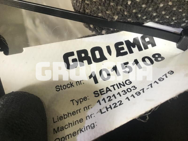 Liebherr R926 COMP / R946 LC / R946 LC-V / R946 NLC / R946 S-HD / R950 / R950 LC-V / R950 S-HD / R922 LC / R926 LC / R920 LC / R920 NLC / - Sēdeklis: foto 3 Liebherr R926 COMP / R946 LC / R946 LC-V / R946 NLC / R946 S-HD / R950 / R950 LC-V / R950 S-HD / R922 LC / R926 LC / R920 LC / R920 NLC / - Sēdeklis: foto 3