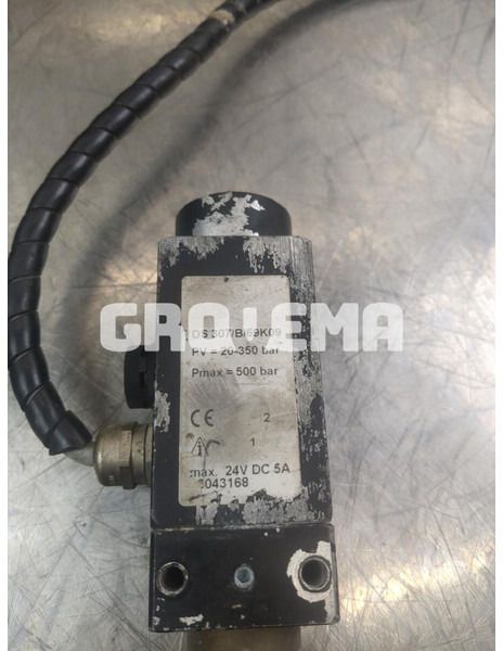 Liebherr R926 LC / R926 CL / R926 NLC / R926 SLC / R926 WLC / R906 WLC / R906 C / R906 LC / R906 NLC / R916 LC / R916 NLC / R916 SLC / R9 - Hidraulika: foto 1 Liebherr R926 LC / R926 CL / R926 NLC / R926 SLC / R926 WLC / R906 WLC / R906 C / R906 LC / R906 NLC / R916 LC / R916 NLC / R916 SLC / R9 - Hidraulika: foto 1