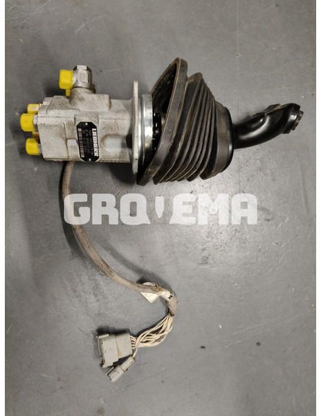 Liebherr R946 LC / R946 NLC / R924 COMPACT - Hidraulika: foto 2 Liebherr R946 LC / R946 NLC / R924 COMPACT - Hidraulika: foto 2