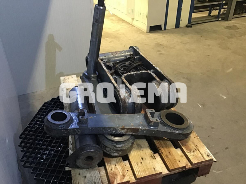 Liebherr R946 LC / R946 NLC / R950 LC-V / R954C / R956 / R974C / R956 LC - Ātrā sakabe: foto 4 Liebherr R946 LC / R946 NLC / R950 LC-V / R954C / R956 / R974C / R956 LC - Ātrā sakabe: foto 4