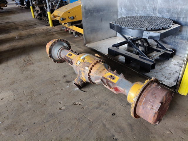 Liebherr Rear Axle - Asis un rezerves daļas: foto 5 Liebherr Rear Axle - Asis un rezerves daļas: foto 5