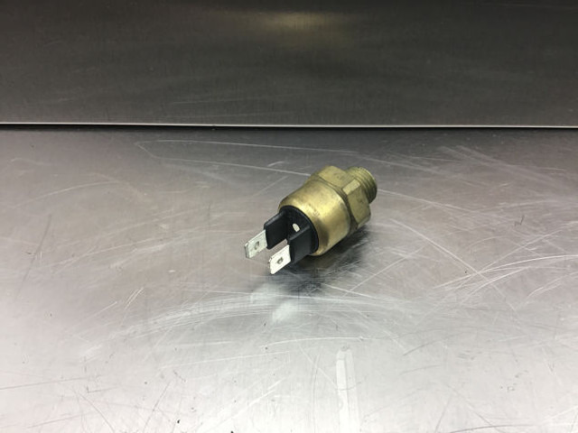 Liebherr Thermal Switch - Dzinējs un rezerves daļas: foto 4 Liebherr Thermal Switch - Dzinējs un rezerves daļas: foto 4