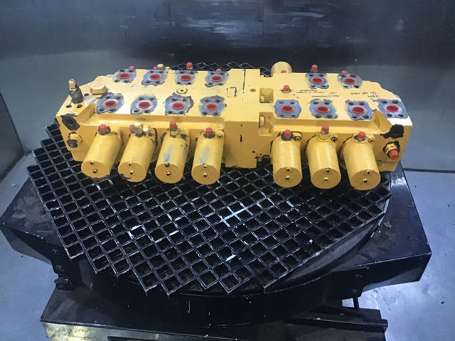 Liebherr Valveblock - Hidraulika: foto 1 Liebherr Valveblock - Hidraulika: foto 1