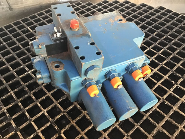 Hidraulika Liebherr Valveblock: foto 1