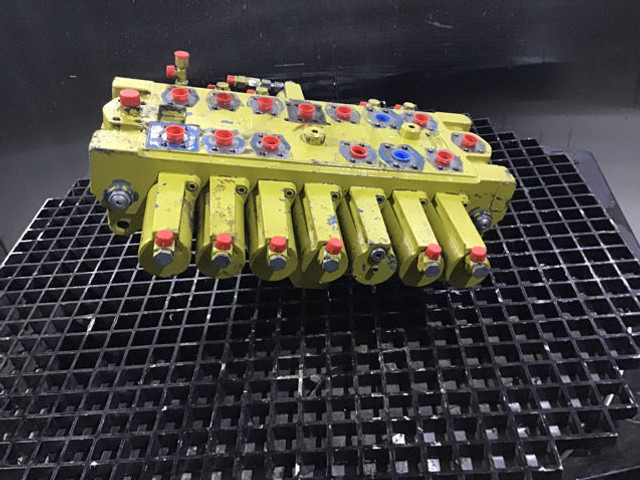 Liebherr Valveblock - Hidraulika: foto 1 Liebherr Valveblock - Hidraulika: foto 1