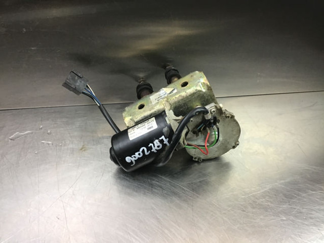 Liebherr Wiper Motor - Stikla tīrītājs: foto 2 Liebherr Wiper Motor - Stikla tīrītājs: foto 2