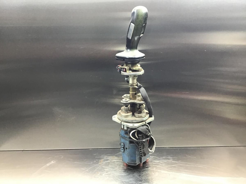 Rexroth Pilot Control Unit - Pārnesumu svira: foto 2 Rexroth Pilot Control Unit - Pārnesumu svira: foto 2