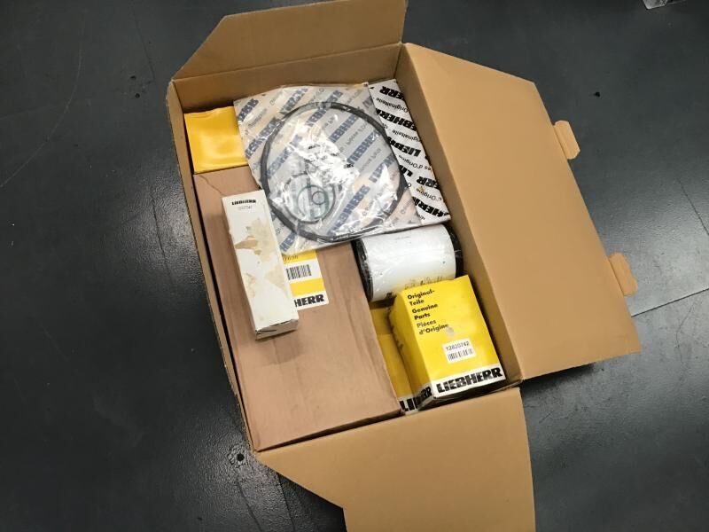 Liebherr Service Kit 500 hours R906/R916/R926 - Rezerves daļa: foto 2 Liebherr Service Kit 500 hours R906/R916/R926 - Rezerves daļa: foto 2