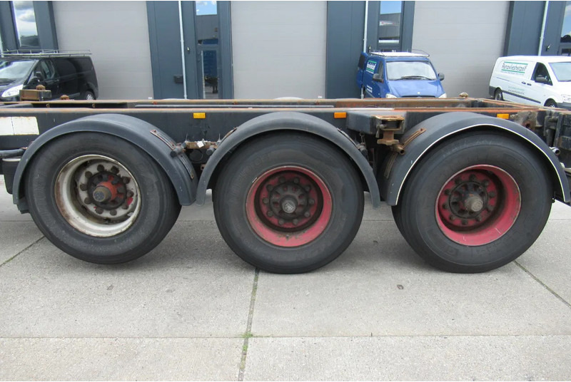 Renders Container Chassis / Extendable on rear / BPW + drum - Puspiekabe noņemamā virsbūve/ Konteineru vedējs: foto 5 Renders Container Chassis / Extendable on rear / BPW + drum - Puspiekabe noņemamā virsbūve/ Konteineru vedējs: foto 5