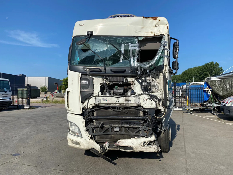 DAF XF 106.460 SC / Damaged / Stand Airco - Vilcējs: foto 2 DAF XF 106.460 SC / Damaged / Stand Airco - Vilcējs: foto 2