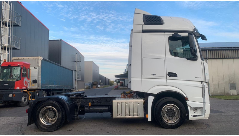 Mercedes-Benz Actros 1842 Dakspoiler + Koelkast - Vilcējs: foto 5 Mercedes-Benz Actros 1842 Dakspoiler + Koelkast - Vilcējs: foto 5