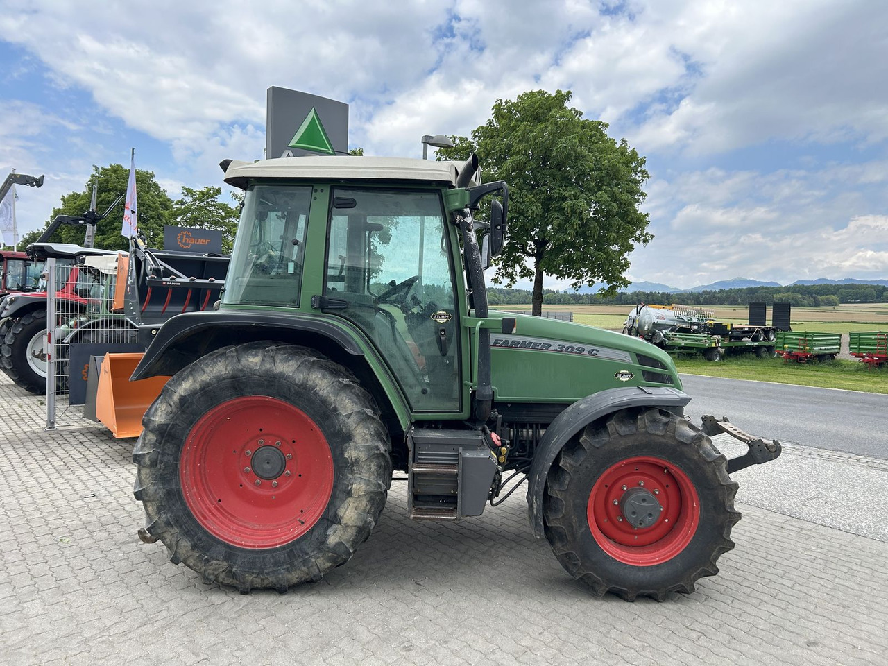 Fendt Farmer 309 CA - Traktors: foto 2 Fendt Farmer 309 CA - Traktors: foto 2
