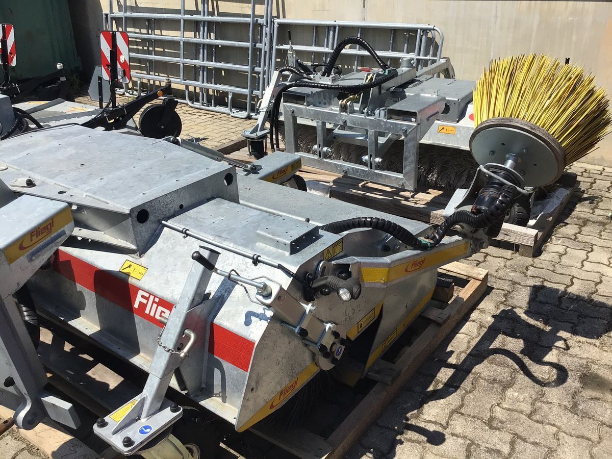 Fliegl Profi 2300 - Birste: foto 3 Fliegl Profi 2300 - Birste: foto 3
