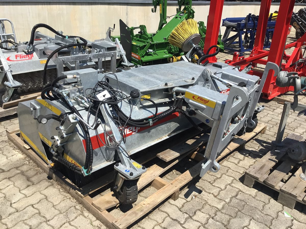 Fliegl Profi 2300 - Birste: foto 1 Fliegl Profi 2300 - Birste: foto 1