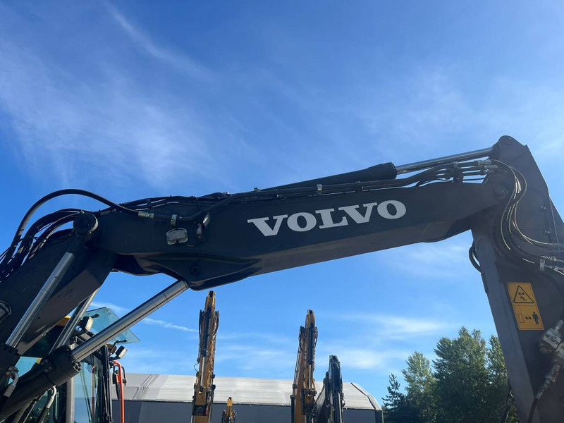 Riteņu ekskavators Volvo EWR 150 E: foto 10
