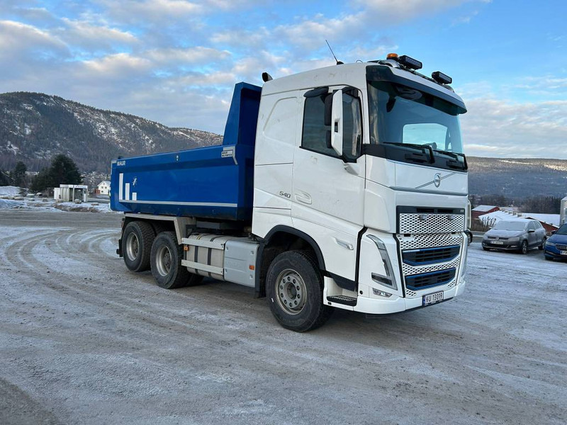 Volvo FH 540 6X4 + MAUR trippelkjerre - Kravas automašīna pašizgāzējs: foto 4 Volvo FH 540 6X4 + MAUR trippelkjerre - Kravas automašīna pašizgāzējs: foto 4