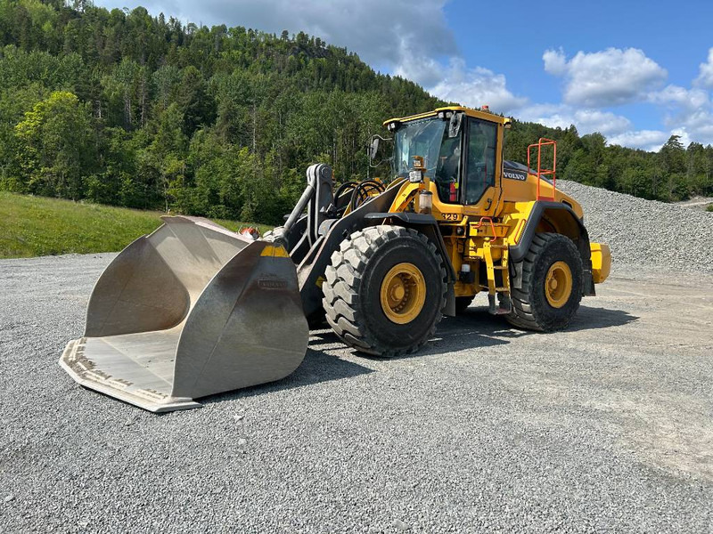 Volvo L 180 H - Riteņu iekrāvējs: foto 1 Volvo L 180 H - Riteņu iekrāvējs: foto 1