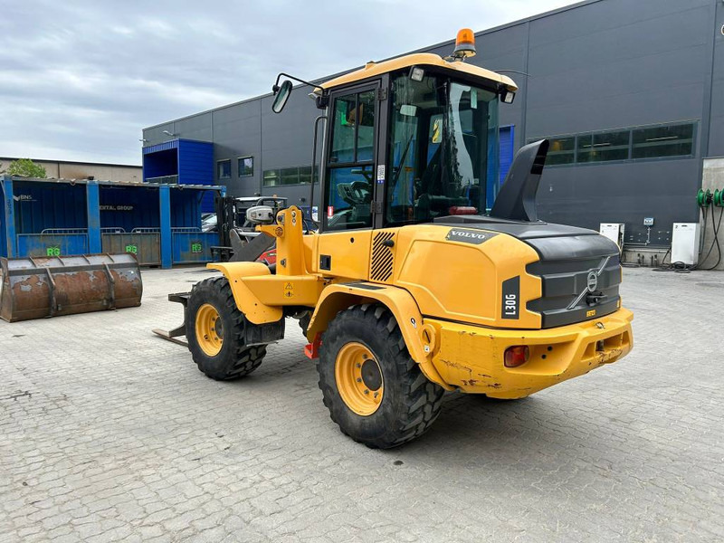 Volvo L 30 G - Riteņu iekrāvējs: foto 3 Volvo L 30 G - Riteņu iekrāvējs: foto 3