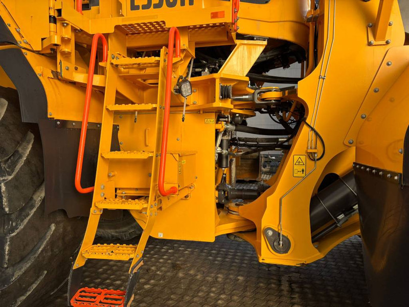 Riteņu iekrāvējs Volvo L 350 H: foto 13