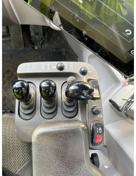 Riteņu iekrāvējs Volvo L 350 H: foto 11